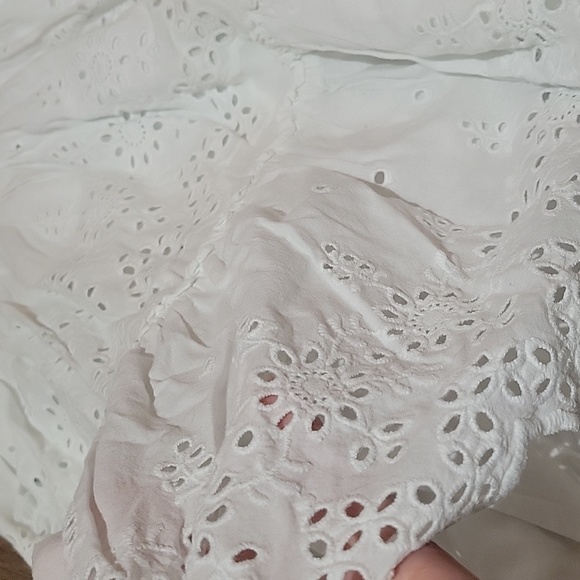 Girls eyelet dress - Picture 2 of 8